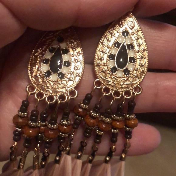 Boho Feather Long Earrings in Box Designer Mauve - Picture 6 of 6